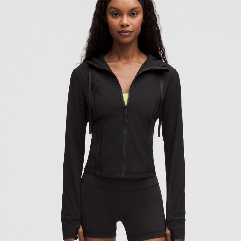 BNWT Define Cropped Hooded Jacket Mesh